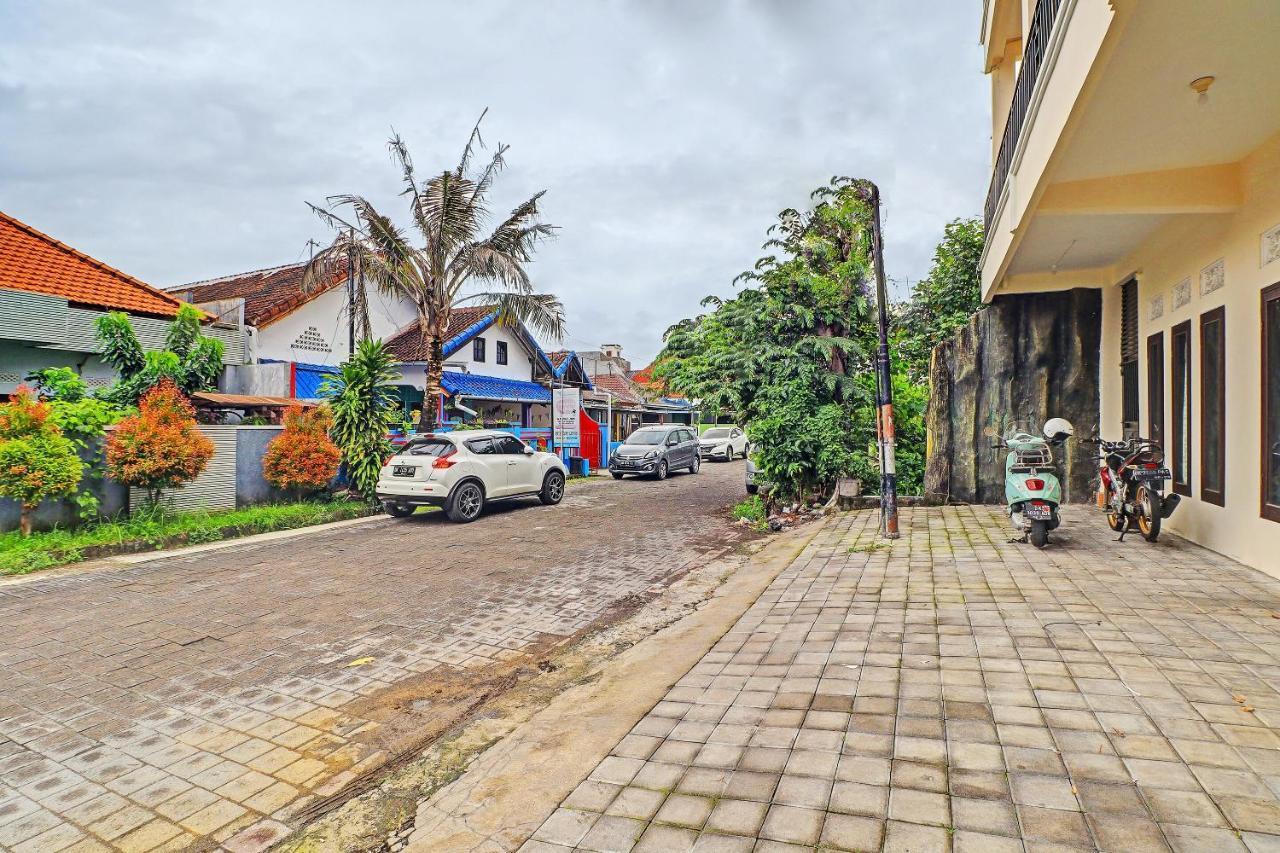 Oyo 91864 Holistic Stay Jimbaran Bagian luar foto